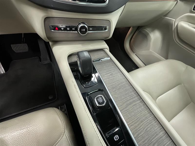 2023 VOLVO XC90 Plus