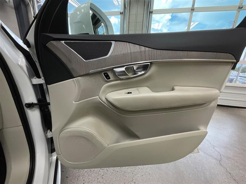 2023 VOLVO XC90 Plus