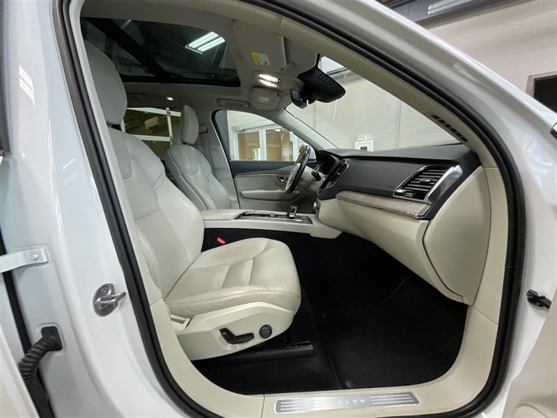 2023 VOLVO XC90 Plus