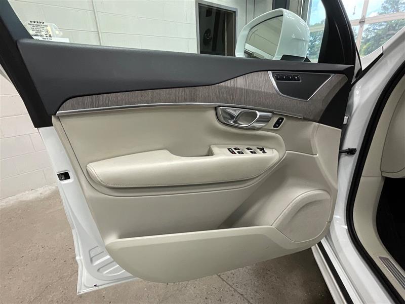 2023 VOLVO XC90 Plus