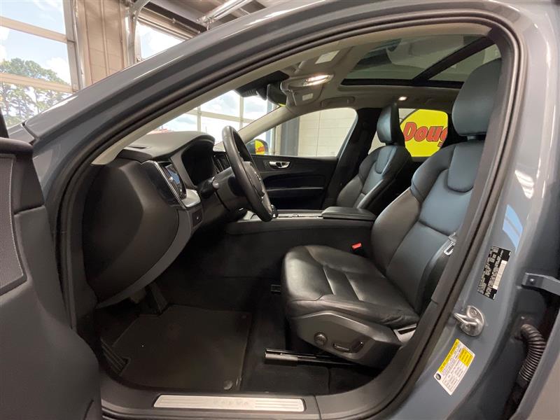 2023 VOLVO XC60 Core