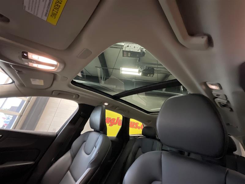 2023 VOLVO XC60 Core