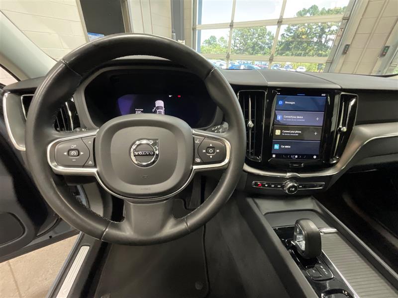 2023 VOLVO XC60 Core