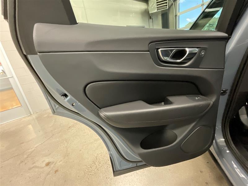 2023 VOLVO XC60 Core