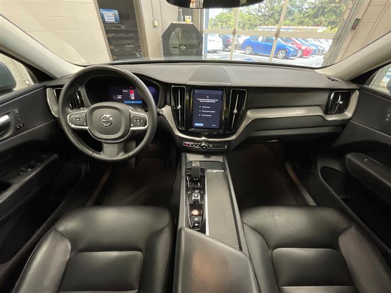 2023 VOLVO XC60 Core