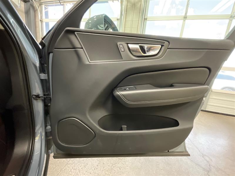 2023 VOLVO XC60 Core