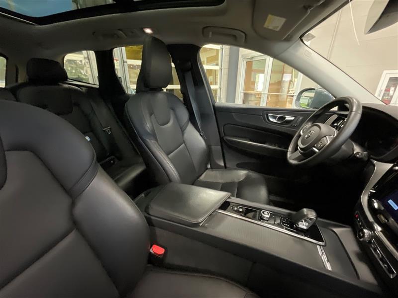 2023 VOLVO XC60 Core