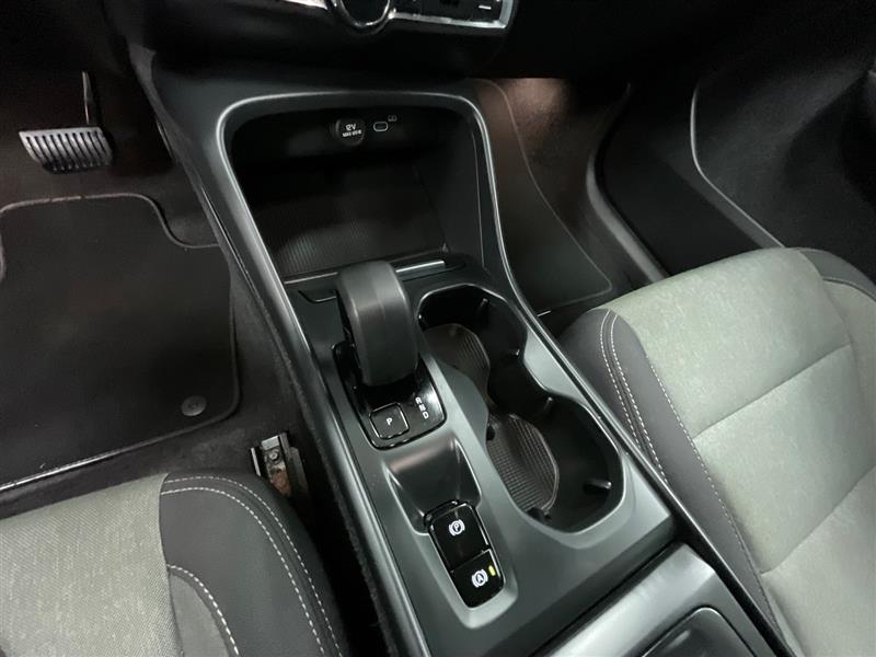 2023 VOLVO XC40 Core