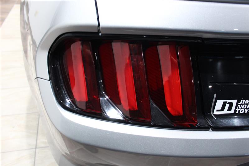 2018 Ford Mustang EcoBoost - Photo 11