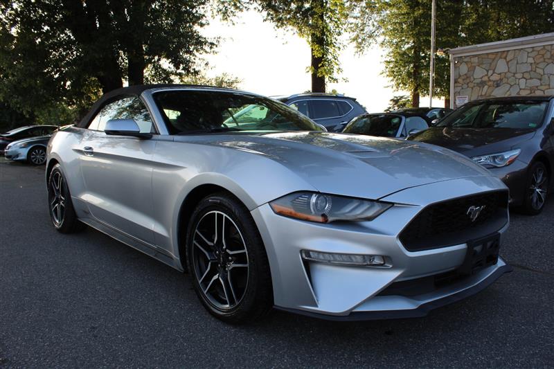 2018 Ford Mustang EcoBoost - Photo 9