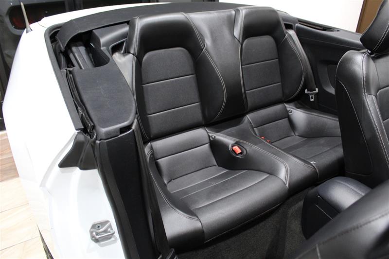 2018 Ford Mustang EcoBoost - Photo 25