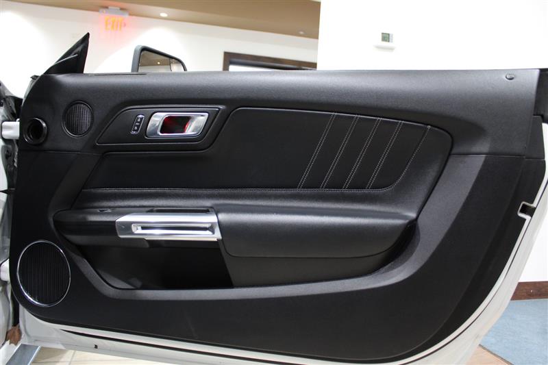 2018 Ford Mustang EcoBoost - Photo 27