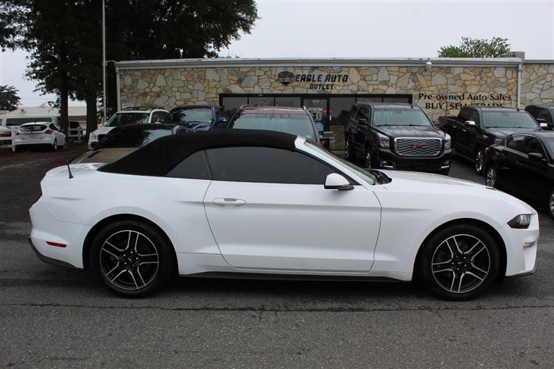 2018 Ford Mustang EcoBoost - Photo 8