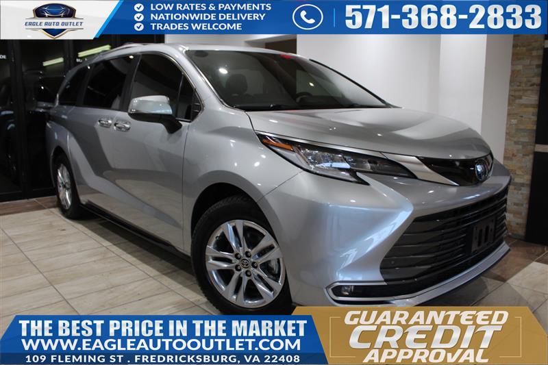 2022 Toyota Sienna Limited 7-Passenger Hybrid FWD's photo
