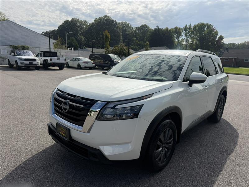 2024 NISSAN PATHFINDER SV