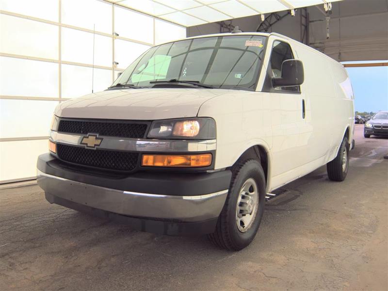 2018 Chevrolet Express 3500 Extended Work Van's photo