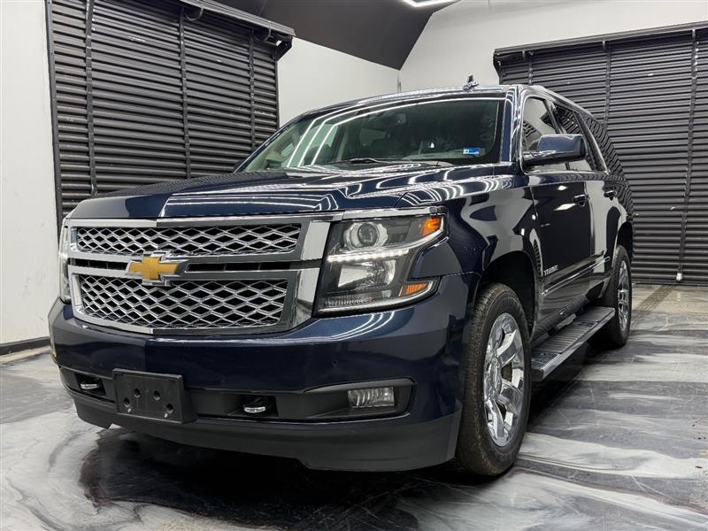 2017 Chevrolet Suburban LT - Photo 26