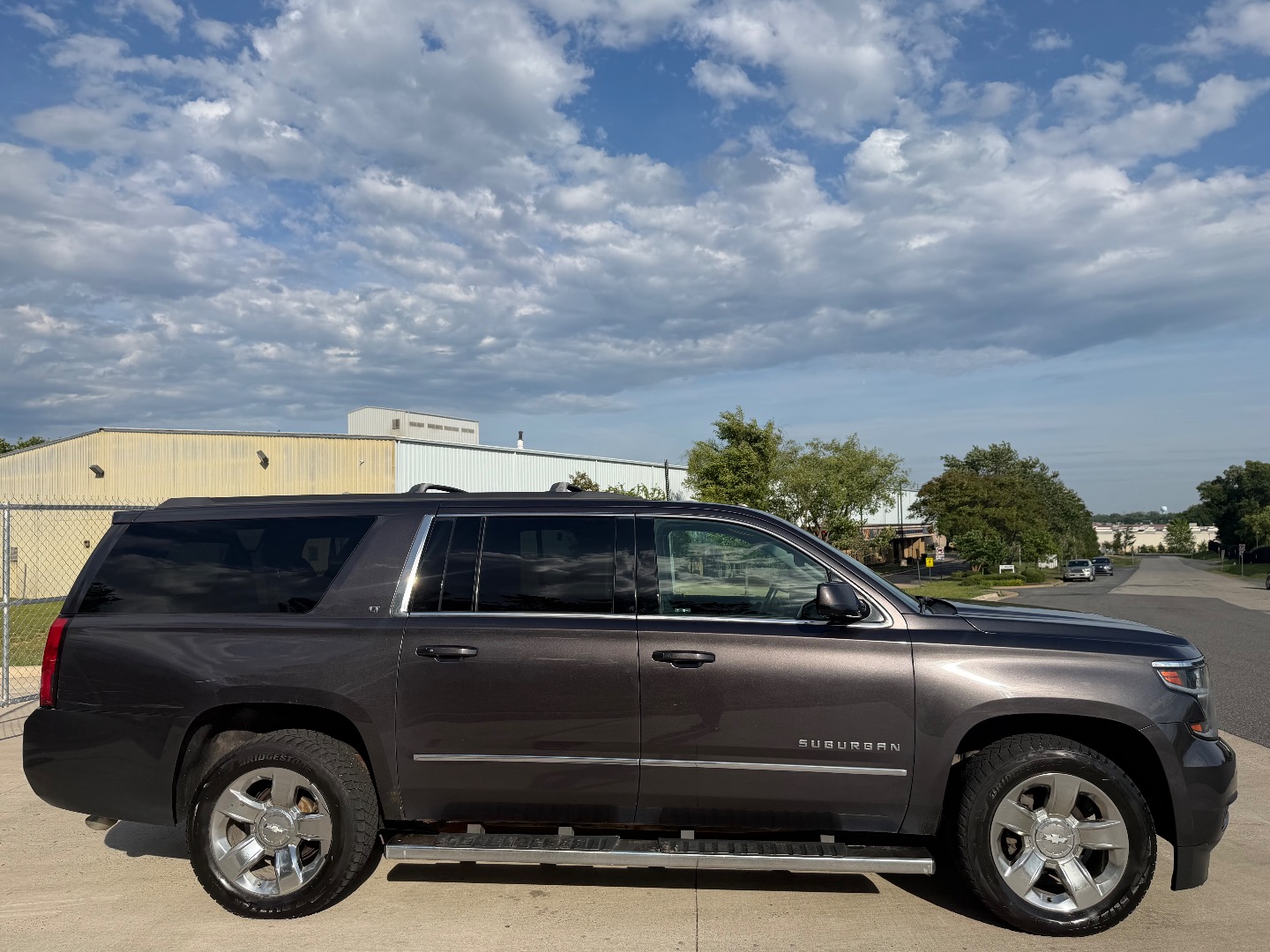 2017 Chevrolet Suburban LT - Photo 15