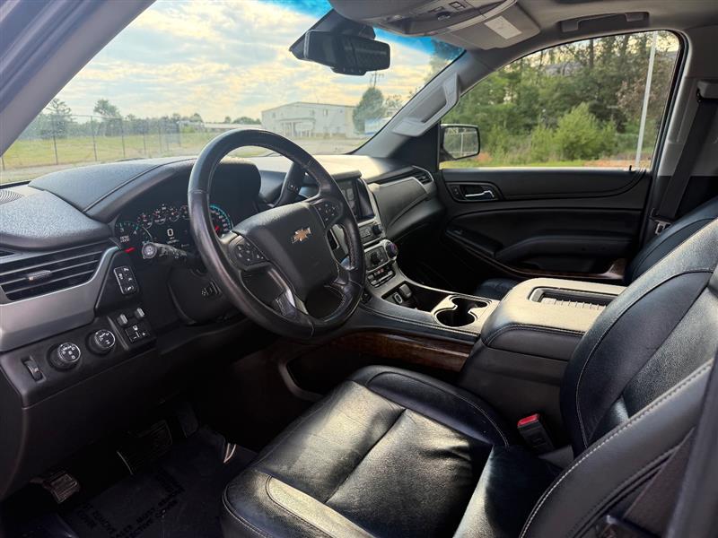 2017 Chevrolet Suburban LT - Photo 12