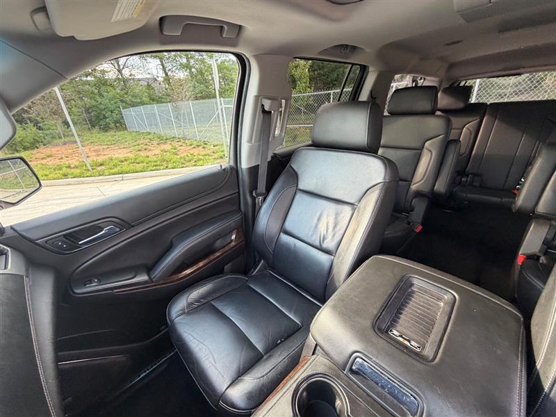 2017 Chevrolet Suburban LT - Photo 14