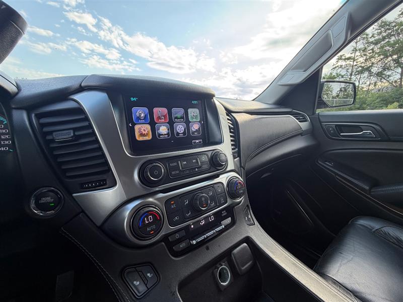 2017 Chevrolet Suburban LT - Photo 17