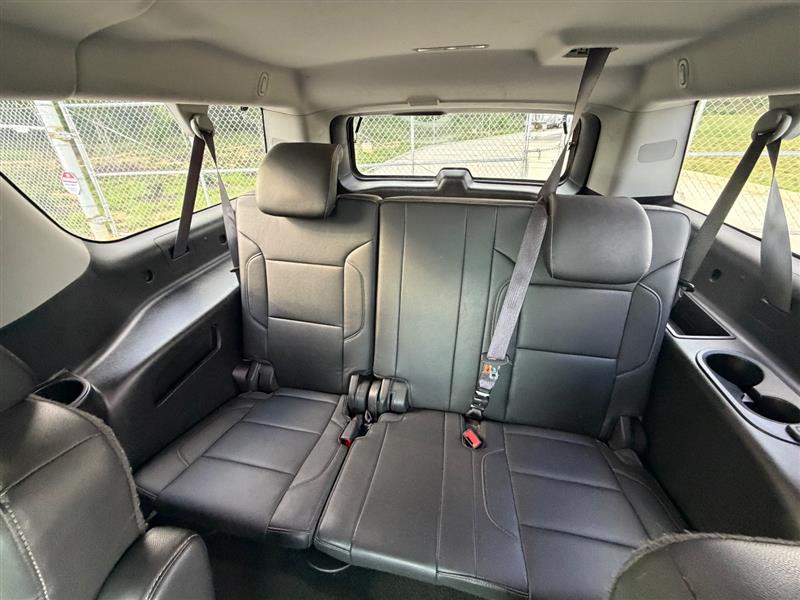 2017 Chevrolet Suburban LT - Photo 19