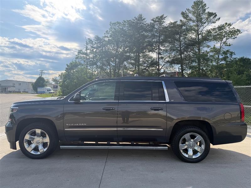 2017 Chevrolet Suburban LT - Photo 2