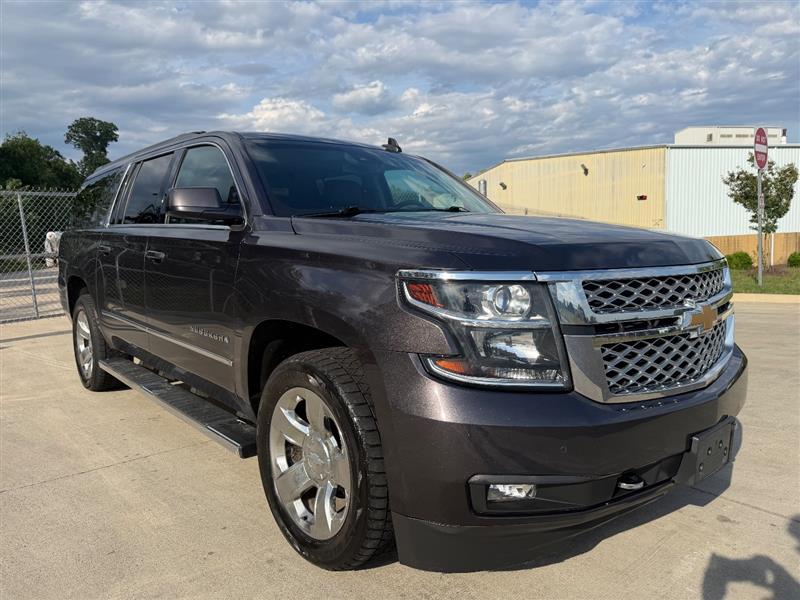 2017 Chevrolet Suburban LT - Photo 9