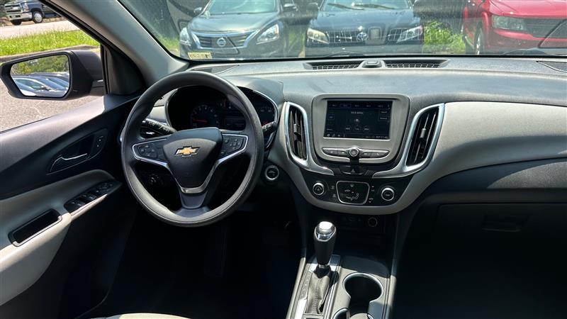 2019 Chevrolet Equinox LS - Photo 17
