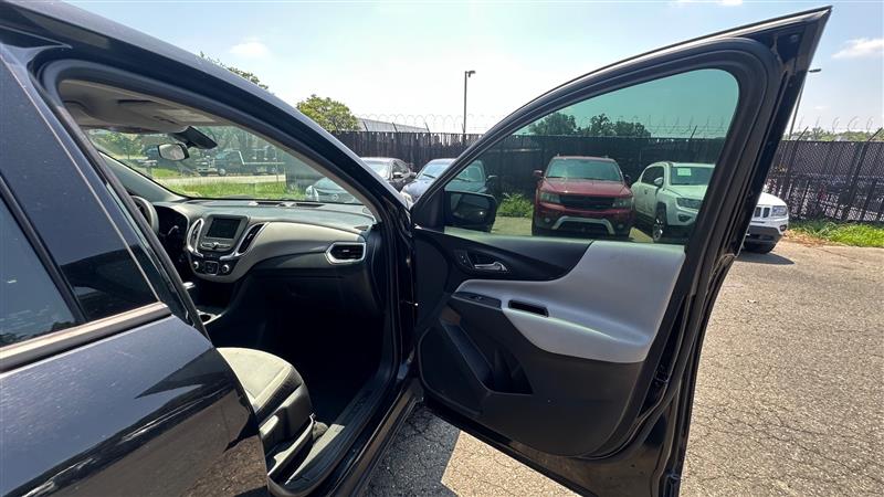 2019 Chevrolet Equinox LS - Photo 18