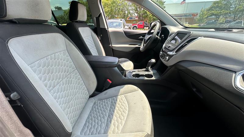 2019 Chevrolet Equinox LS - Photo 19