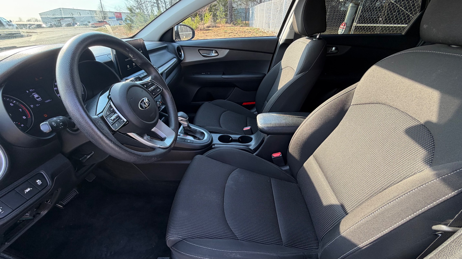 2021 Kia Forte LXS - Photo 19