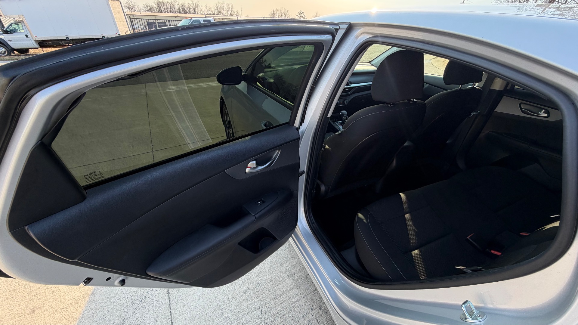 2021 Kia Forte LXS - Photo 23