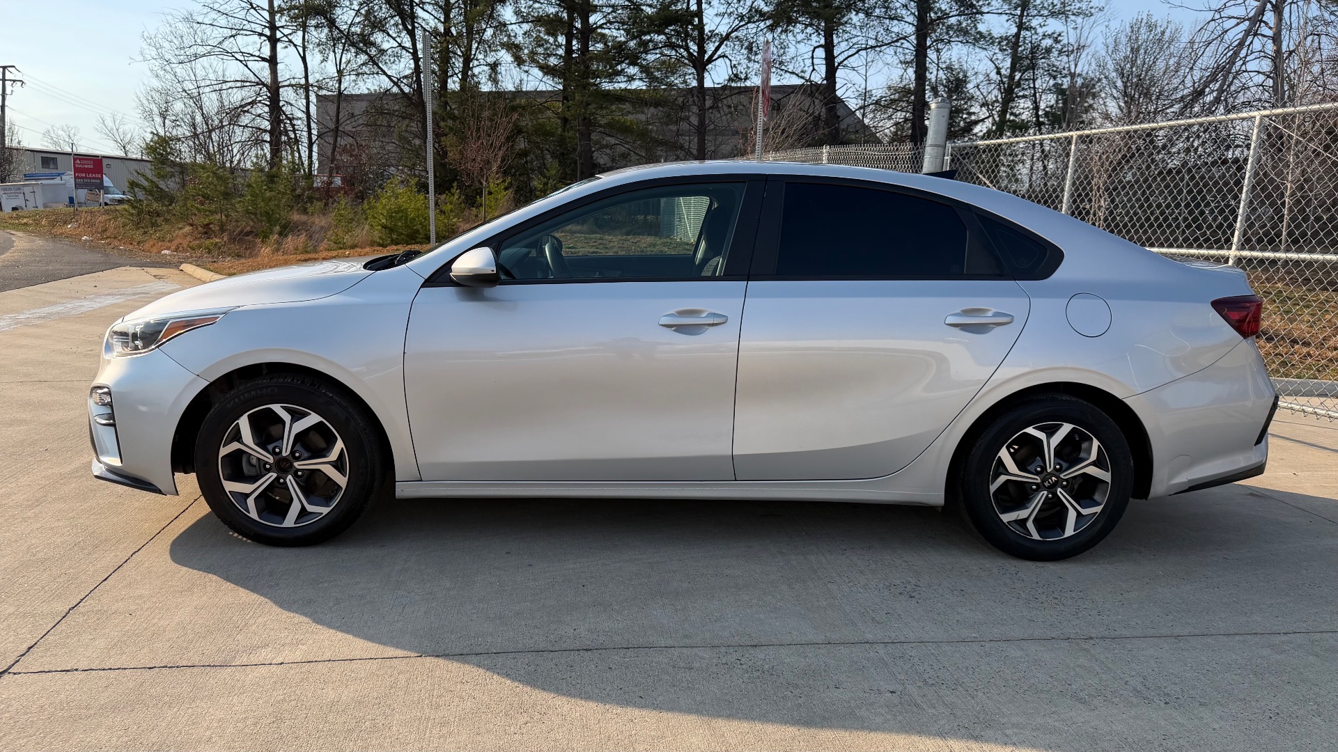 2021 Kia Forte LXS - Photo 3