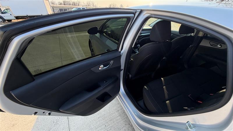 2021 Kia Forte LXS - Photo 12