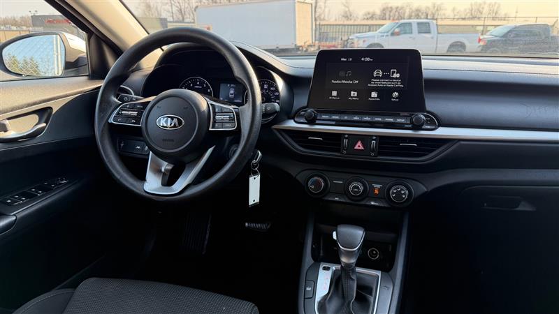 2021 Kia Forte LXS - Photo 17