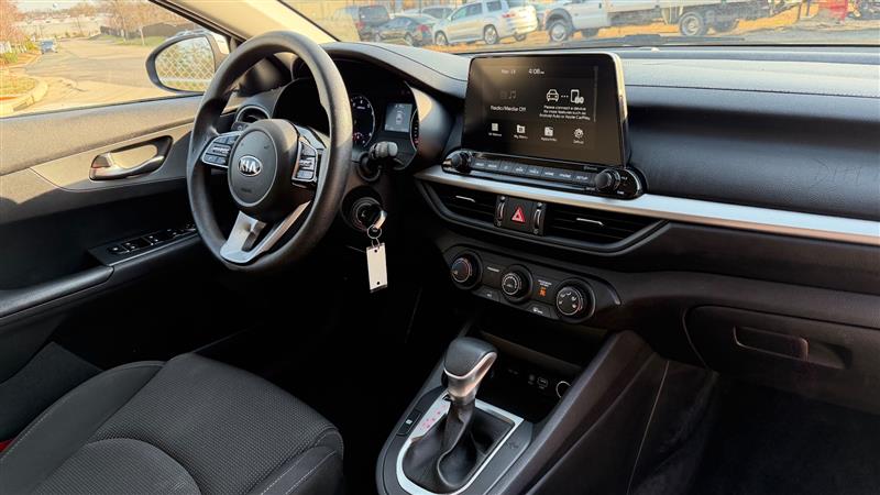 2021 Kia Forte LXS - Photo 20
