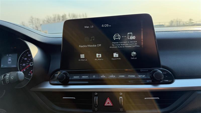 2021 Kia Forte LXS - Photo 23