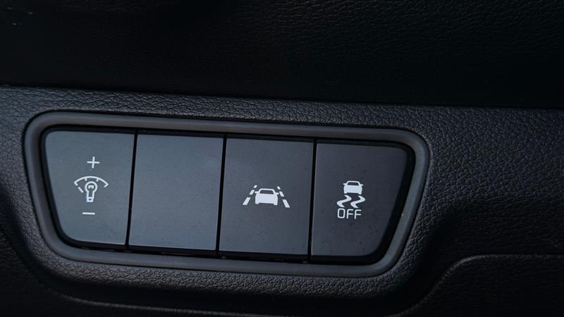 2021 Kia Forte LXS - Photo 25