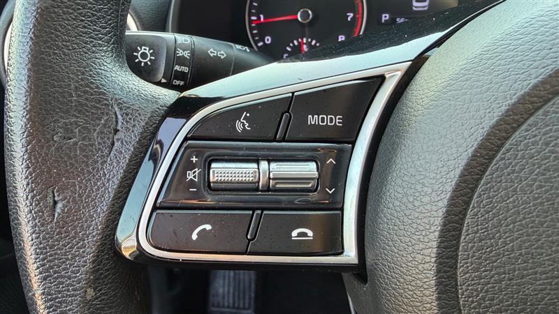 2021 Kia Forte LXS - Photo 26