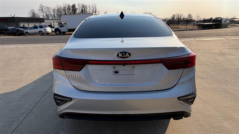 2021 Kia Forte LXS - Photo 4