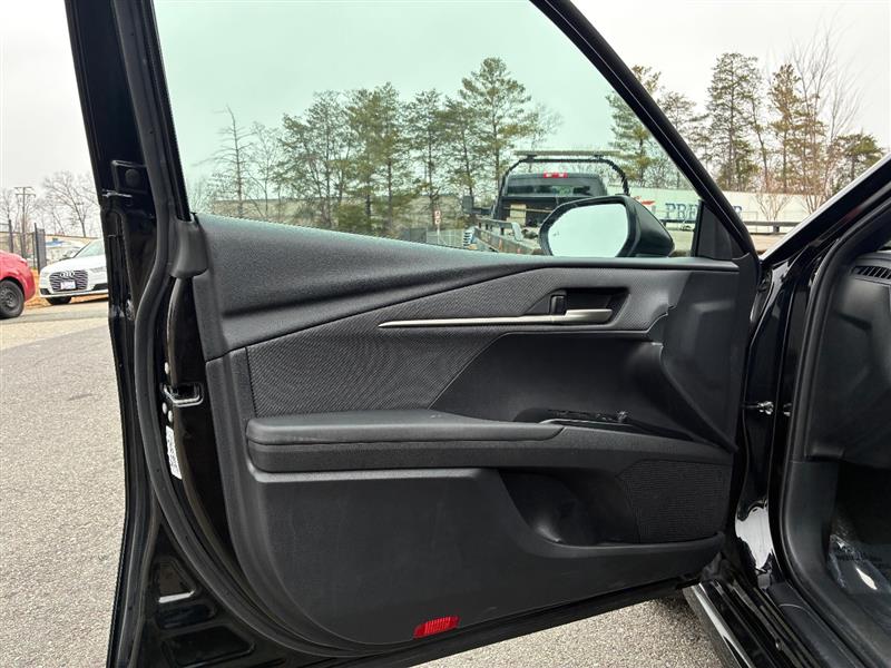2025 Toyota Camry SE - Photo 12