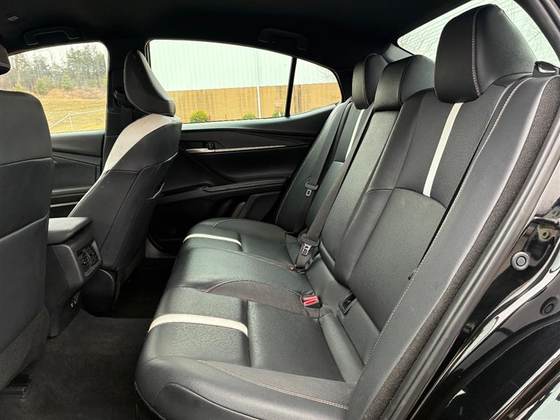 2025 Toyota Camry SE - Photo 15