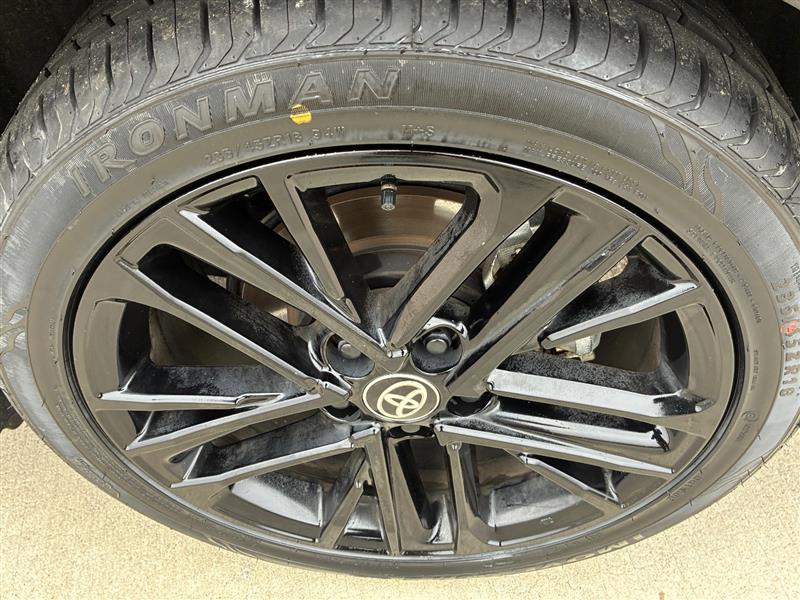2025 Toyota Camry SE - Photo 16