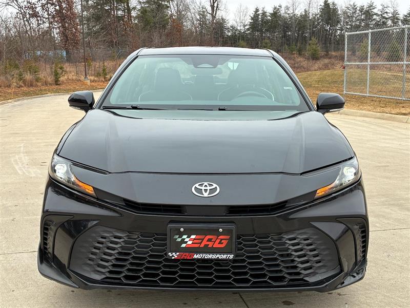 2025 Toyota Camry SE - Photo 2