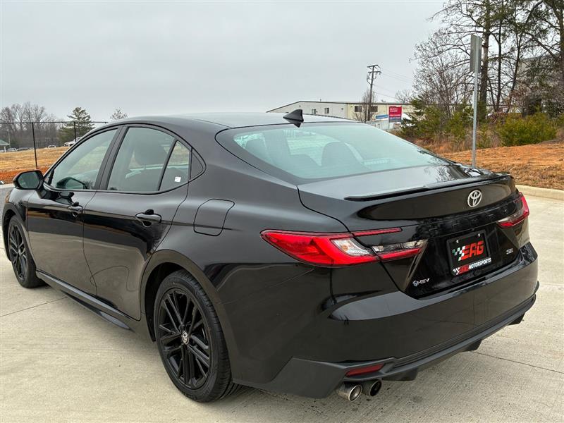 2025 Toyota Camry SE - Photo 7