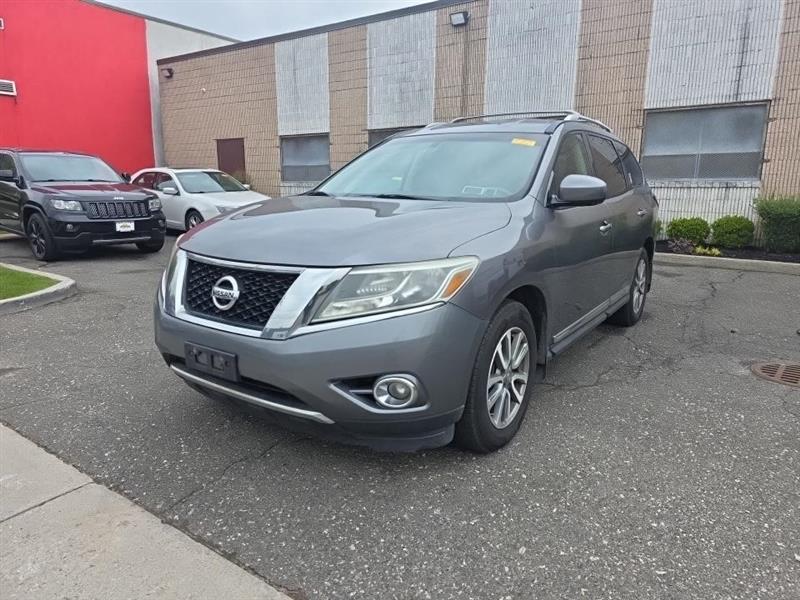2015 Nissan Pathfinder SL 2WD's photo