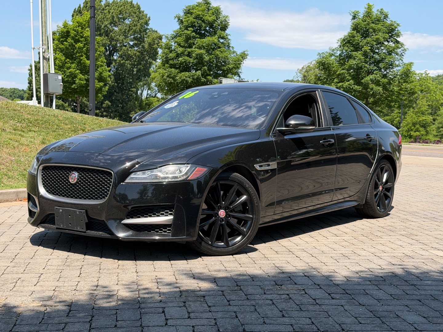 2016 Jaguar XF 35t R-Sport's photo