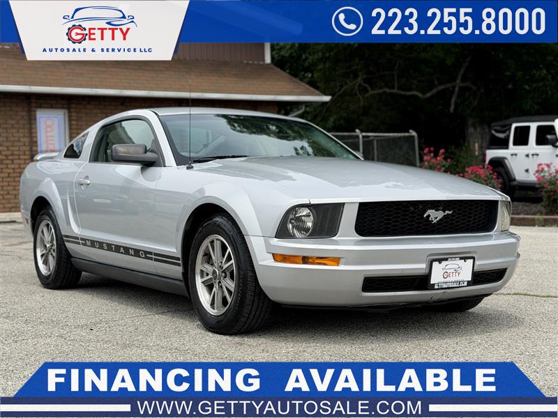 2005 Ford Mustang V6 Deluxe's photo