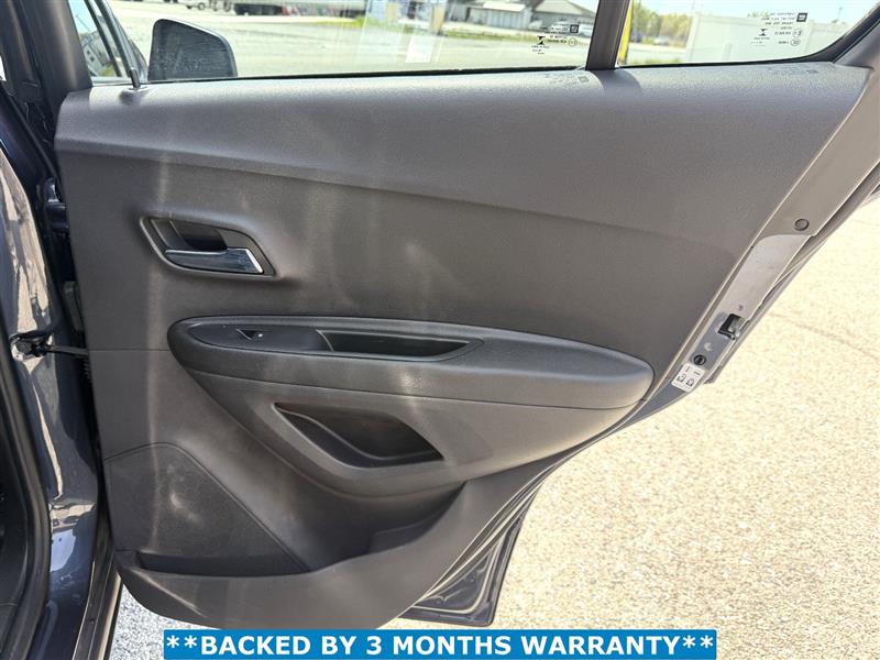 2019 Chevrolet Trax LS - Photo 16
